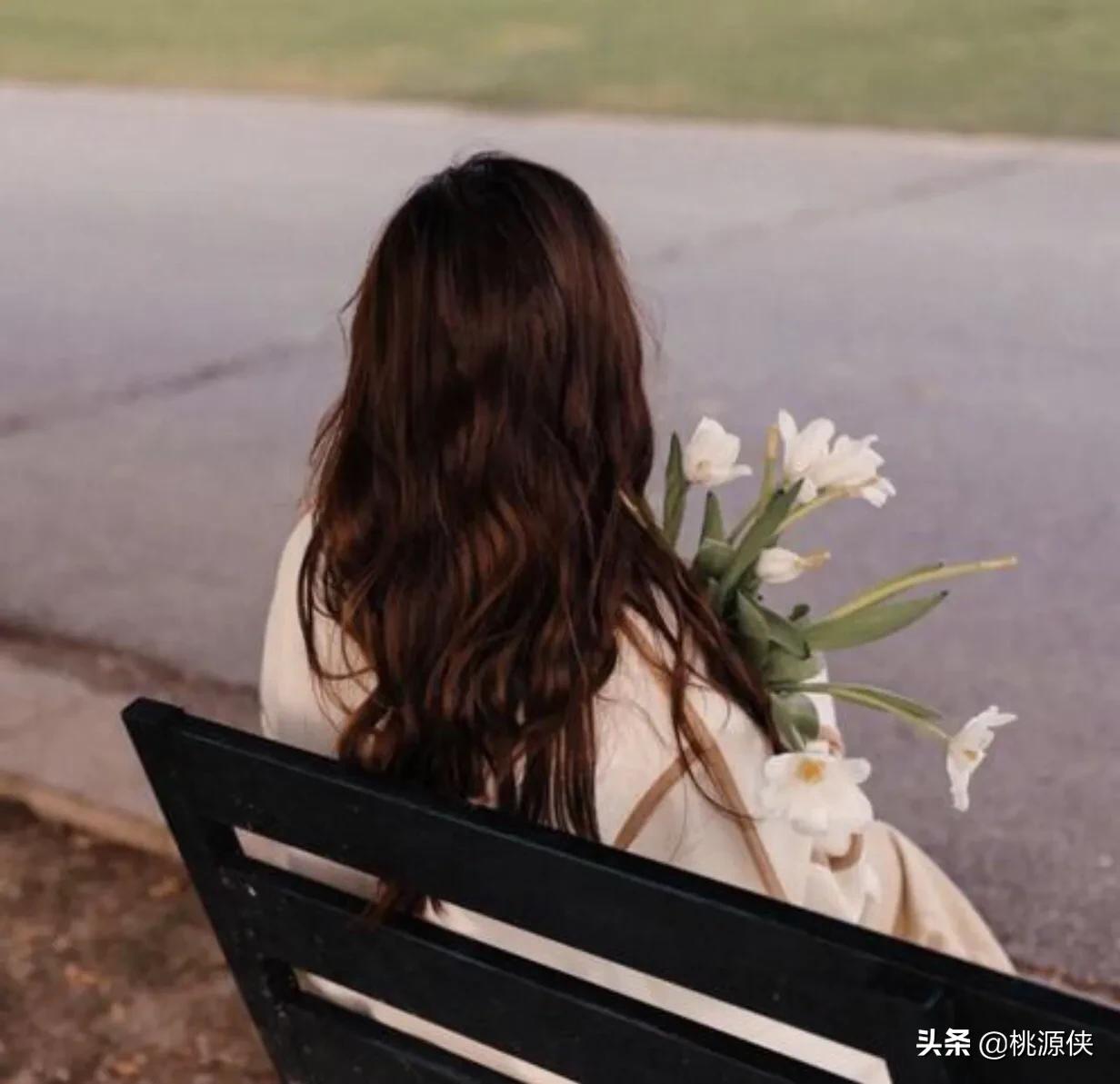 摩羯座喜欢成熟的还是可爱的,摩羯座女生喜欢一个人的表现