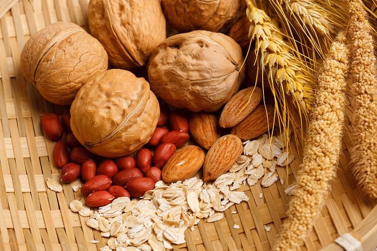 高尿酸是吃出来的少吃六种食物,高尿酸最怕六种食物