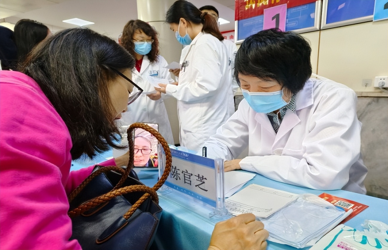 我院开展银屑病多学科联合义诊暨“皮肤免疫学术讨论”活动