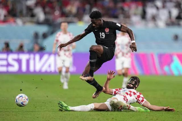 日本爆冷1-2不敌伊朗点球回放,2018年世界杯比利时绝杀日本