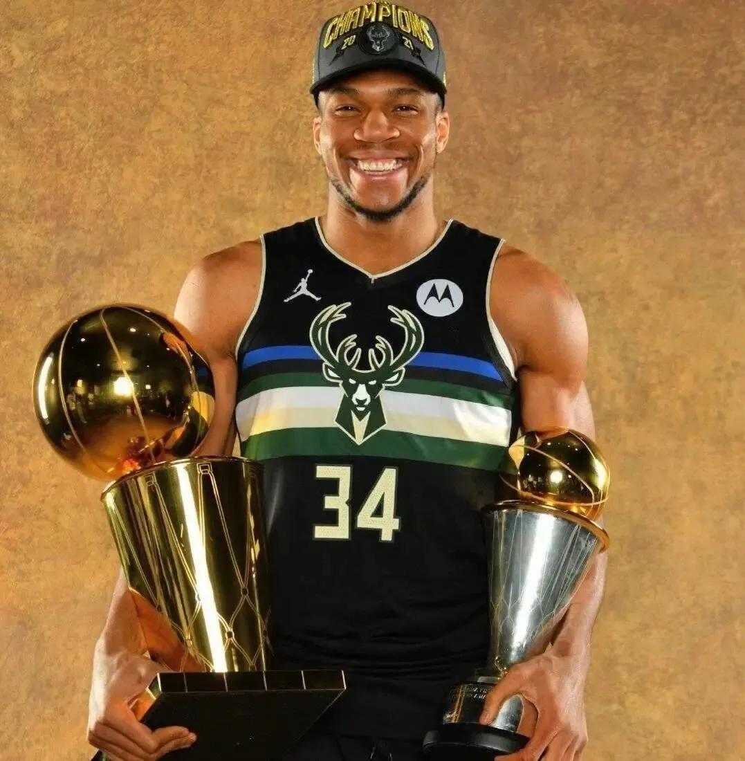 字母哥跟诺天王,字母哥与科比成就