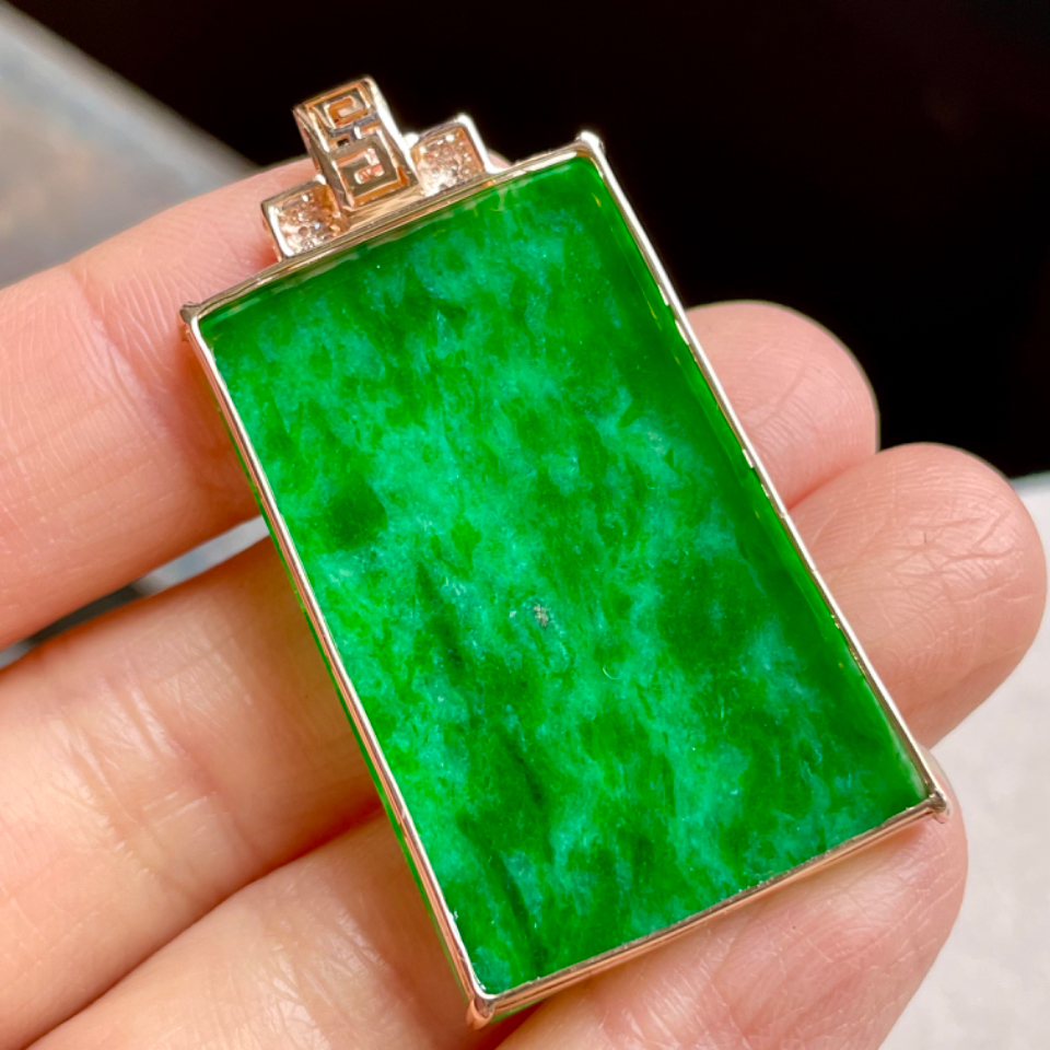 新手翠友定制翡翠该如何选料,翡翠1千万