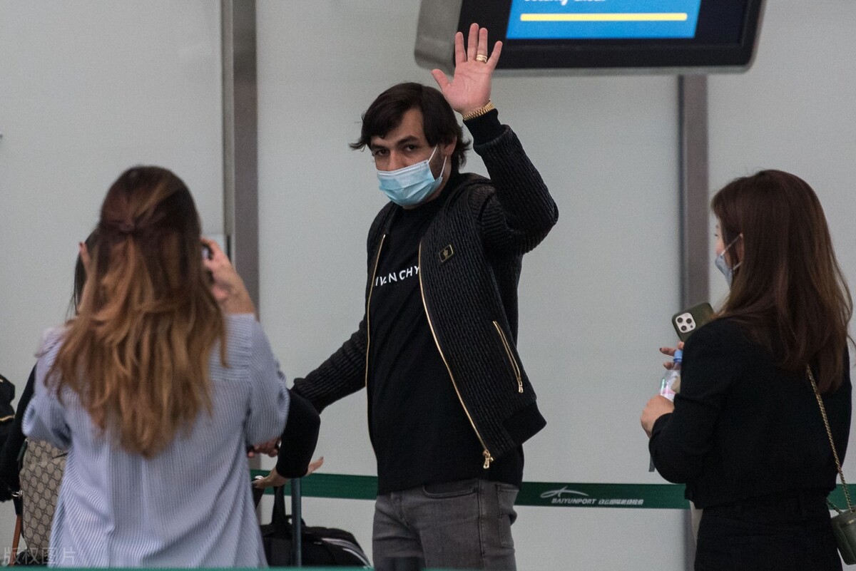 足球没有年薪限制的球员,足球归化最新政策