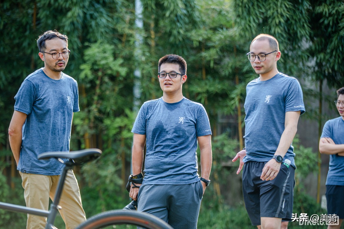 迪卡侬新款公路车发布会,迪卡侬公路车测评