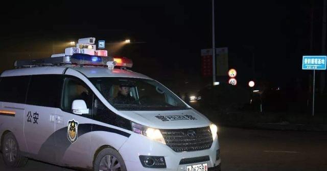 男子*拍偷**大学女生，将照片上传并公布大量女孩个人信息