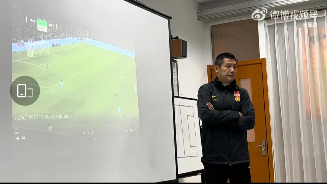 董路可以称作中国足球的引路人吗,董路中国足球教练视频