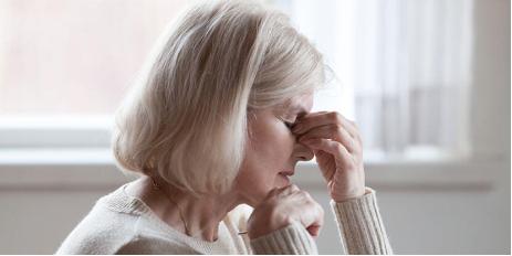 白内障术后可能产生的并发症,白内障手术后遗症何时矫正最佳