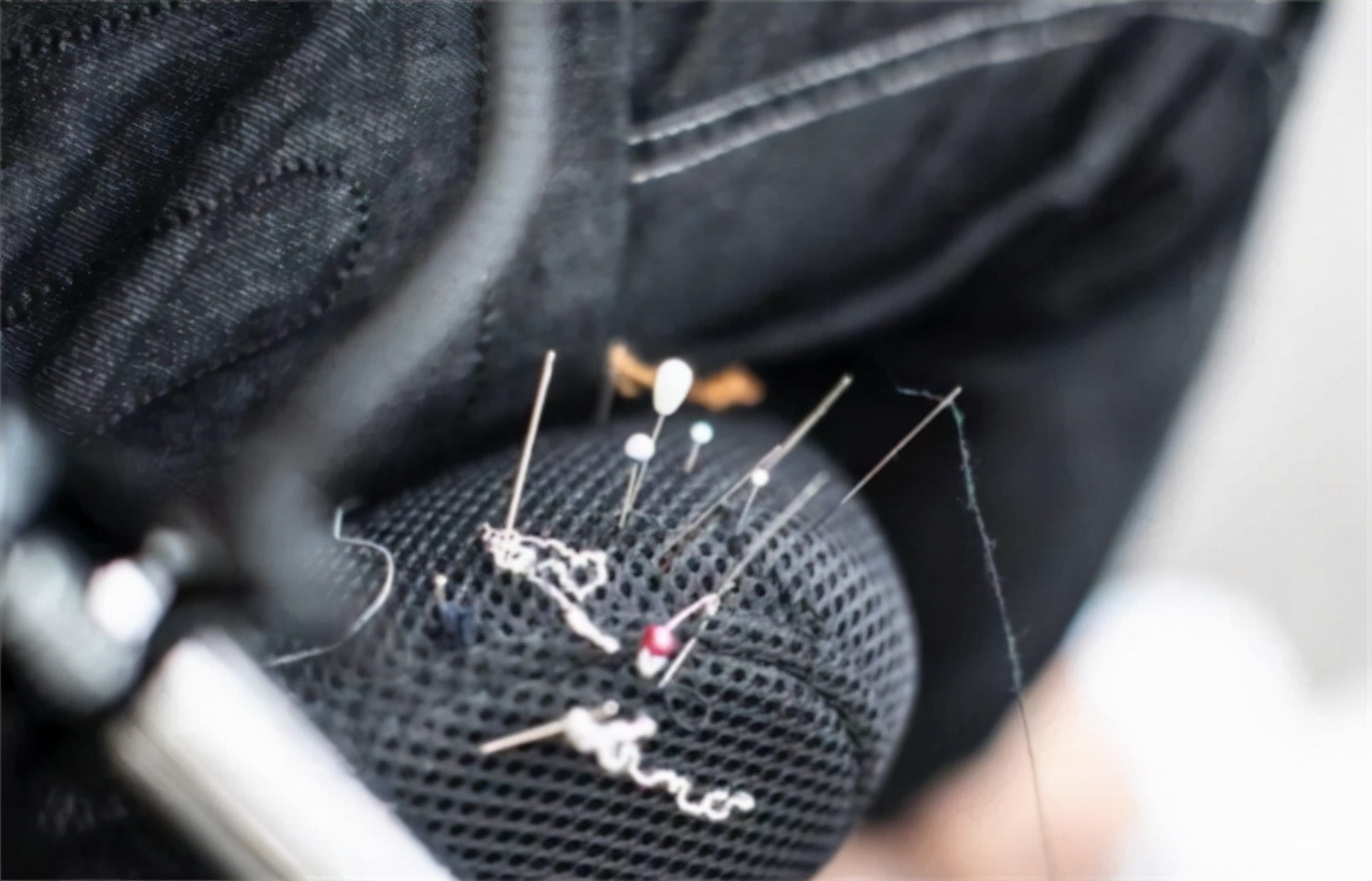 织补师衣服,织补修复师真实收入