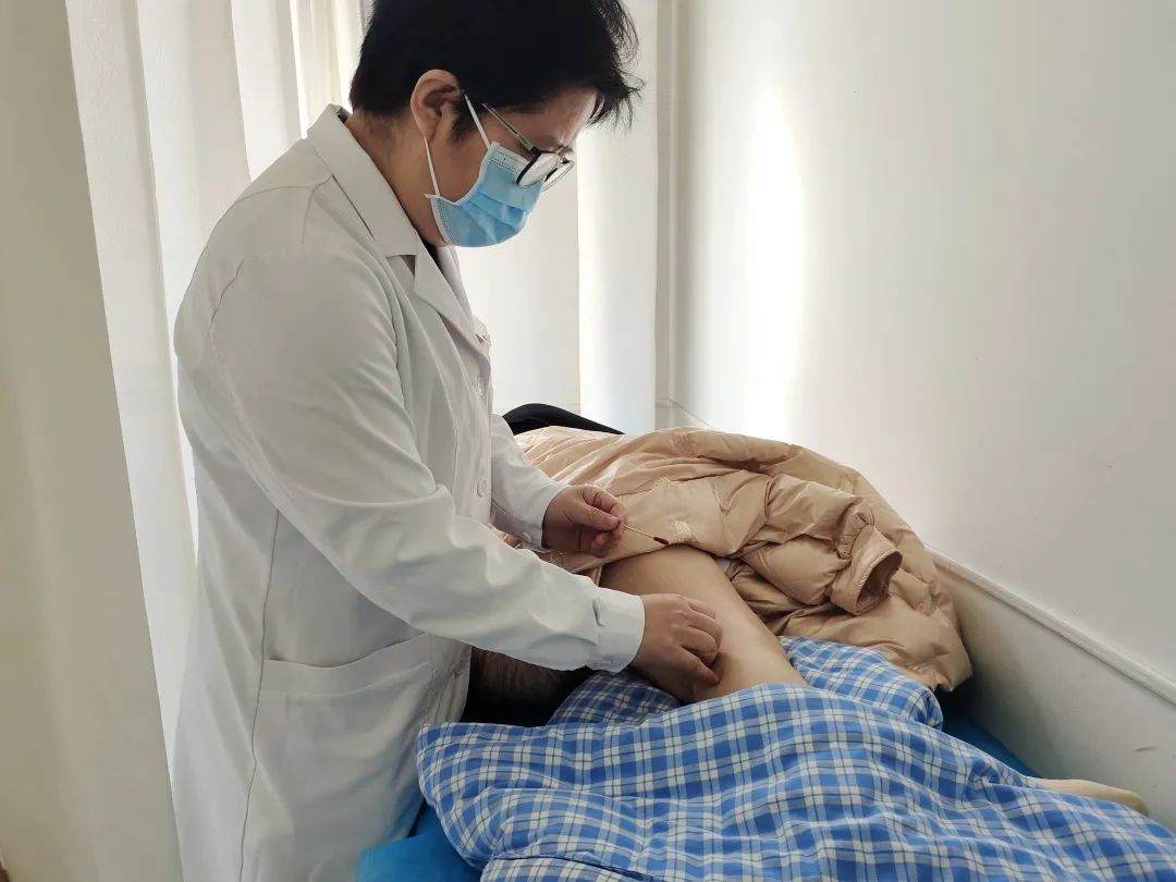 职场女性的这些痛，针灸科延时门诊为您轻松解决