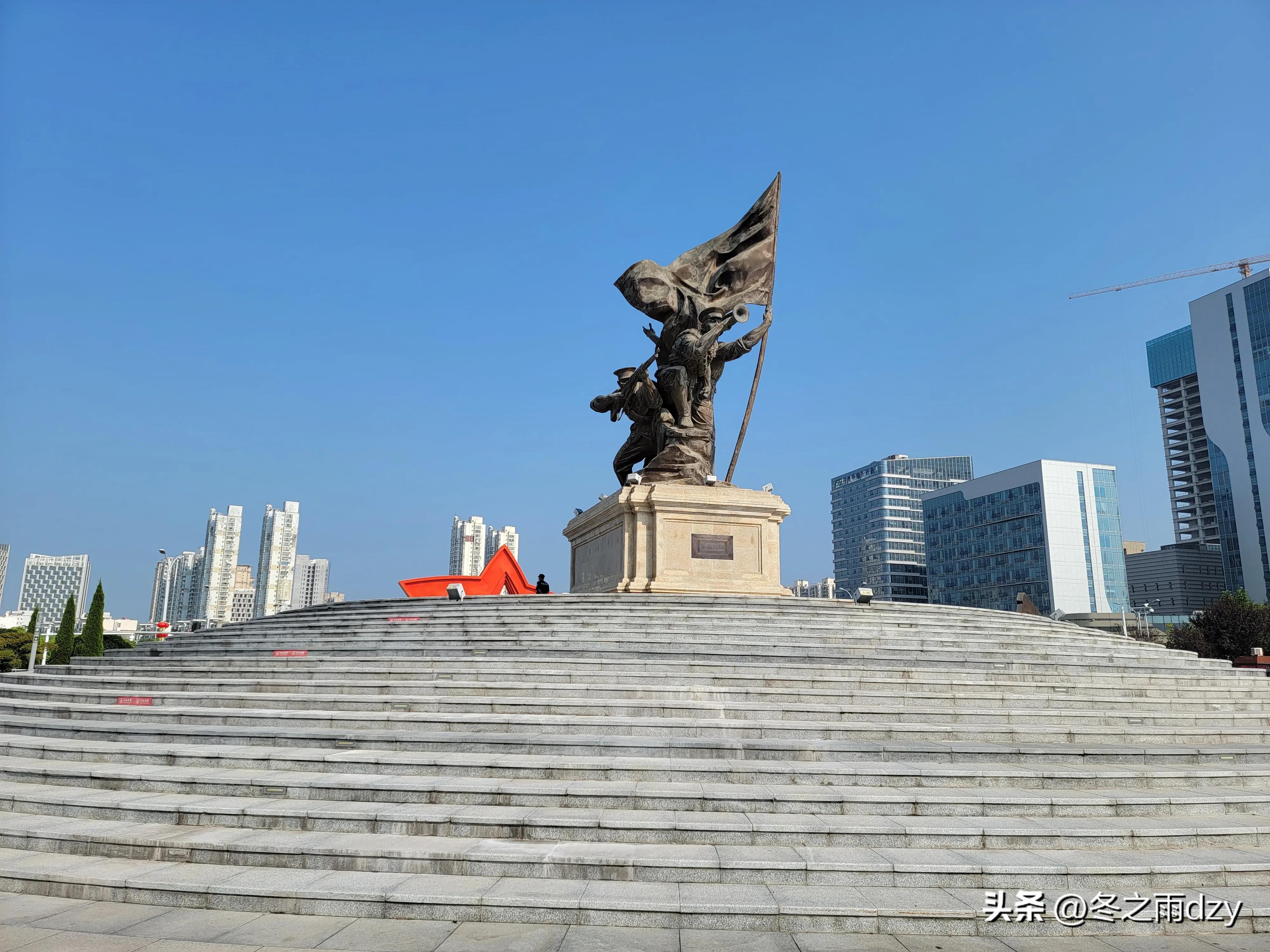 南昌舰主题园凤凰洲湿地公园,凤凰洲建军广场