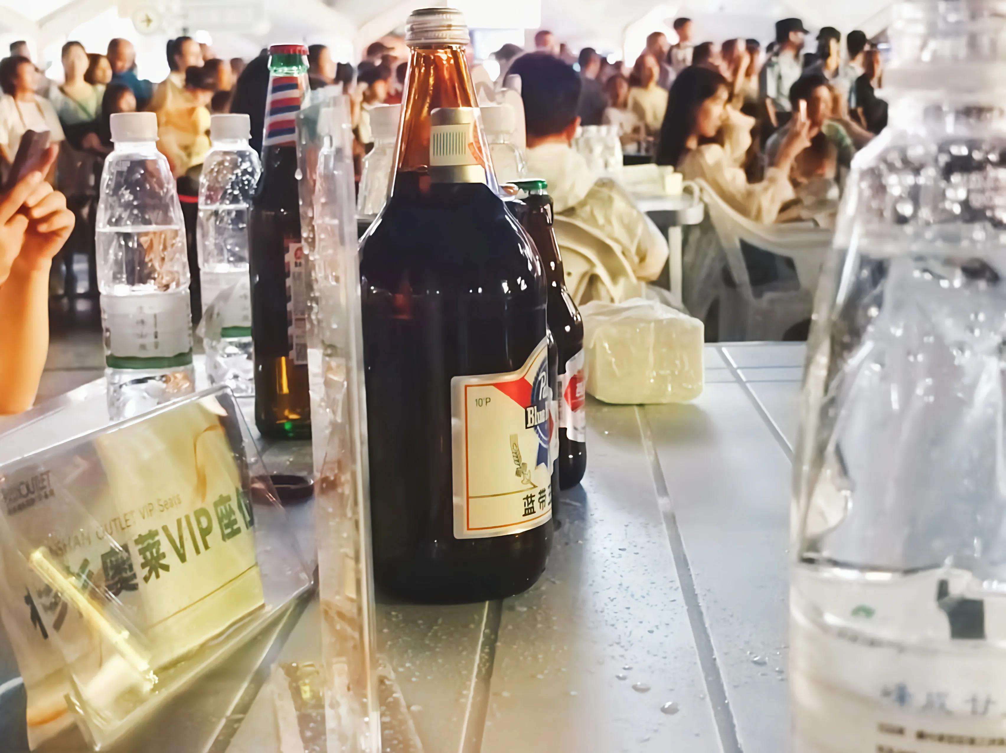 刘谦春晚饮料魔术表演讲解,2023上海魔术节刘谦