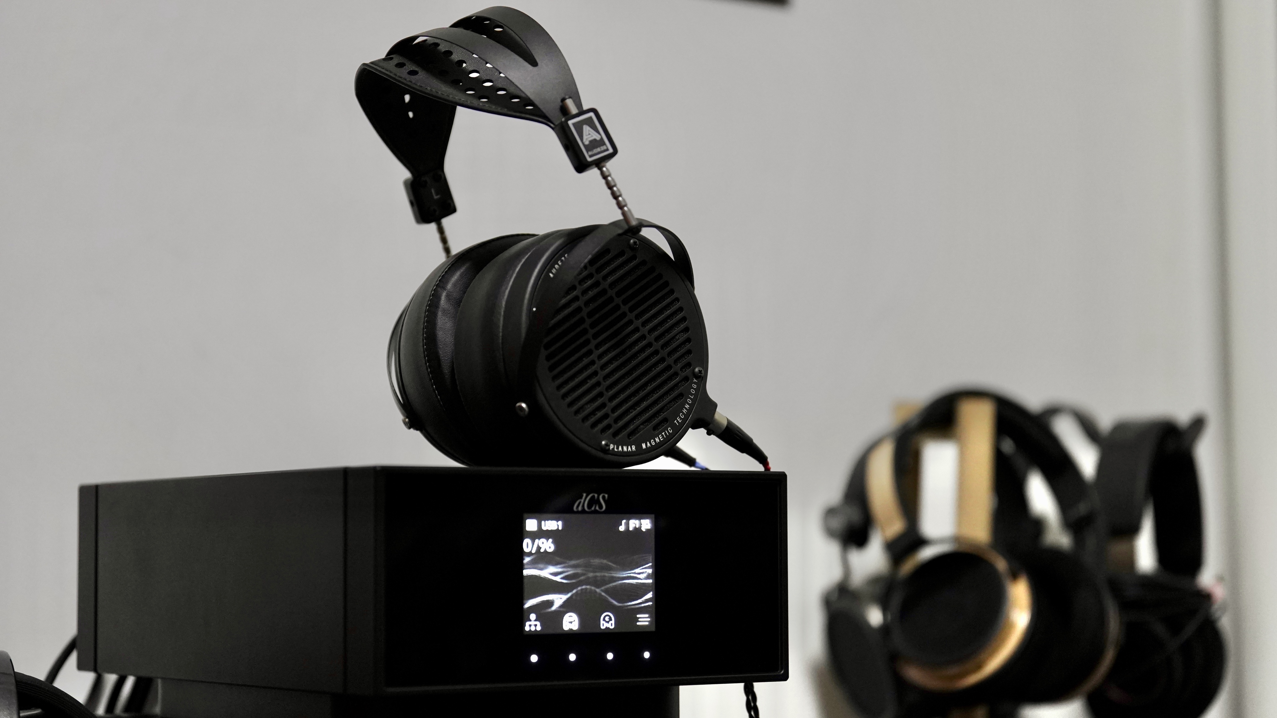 世界上最贵的智能耳机,世界上最贵的顶级耳机