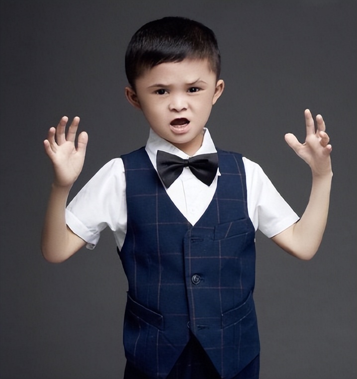 以前的小马云对比现在的小马云,小马云走红四年被抛弃