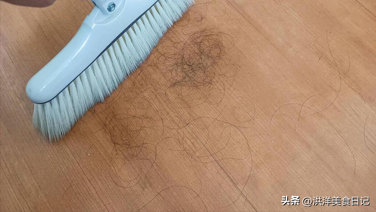 鞋里面的垫纸有啥用,鞋上的纸可以重复使用吗