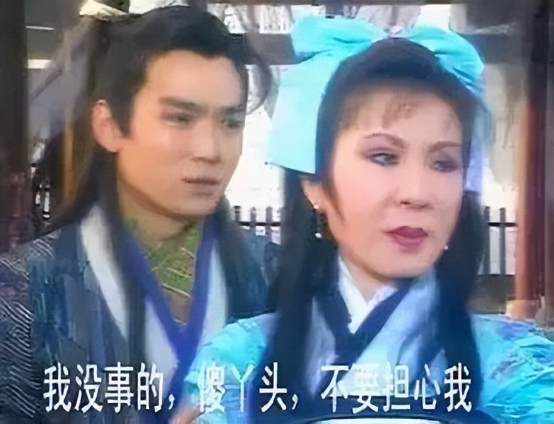 明明“徐娘半老”，却非要“尬演少女”，这4位女明星脸不红吗？