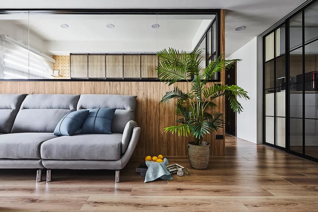 玻璃隔断在家居设计中的运用,半墙玻璃隔断好看又实用