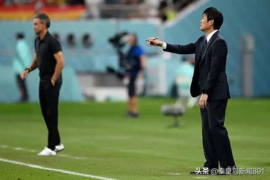 刻板的西服，诡谲的战术——森保一，和他的奇妙冒险之旅