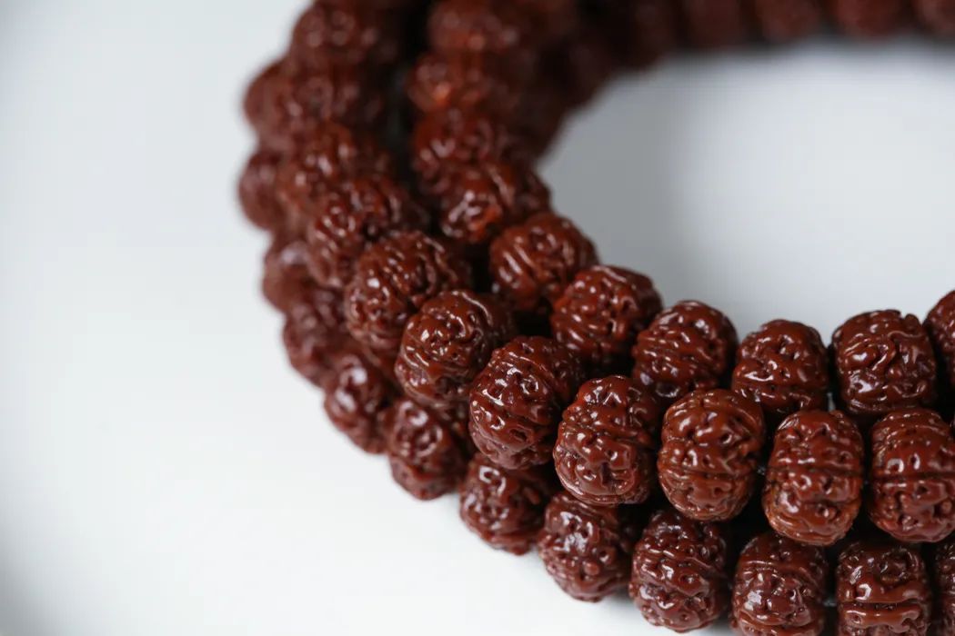 金刚变红和玉化的原因,玩了三年没有玉化的金刚