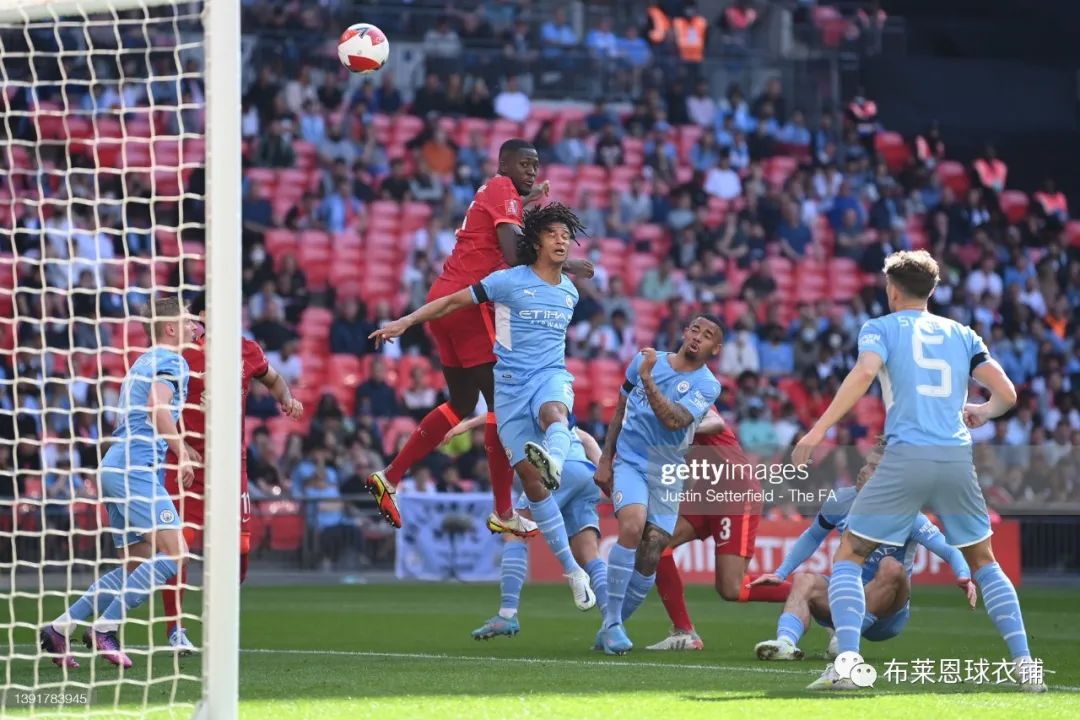 足总杯决赛再现错版球衣？