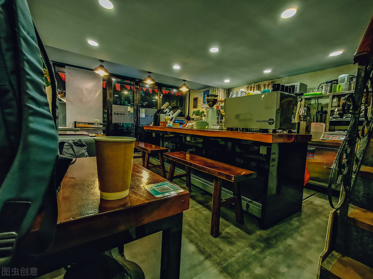 年轻女孩开奶茶店年入百万,小姑娘开奶茶店用一块钱赚了38万