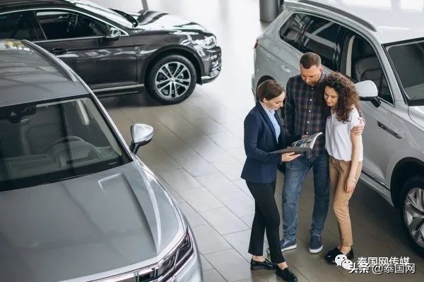 疫期留在泰国的中国人，他们眼中，为何全是“血与泪”…..