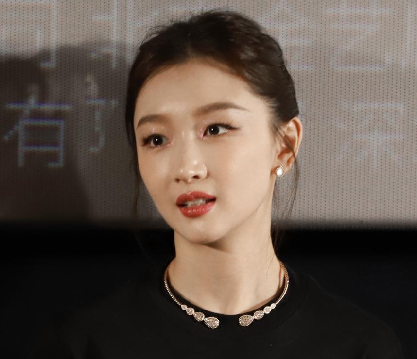 娱乐圈的明星为什么变化那么大,娱乐圈毫无预兆突然变脸的明星