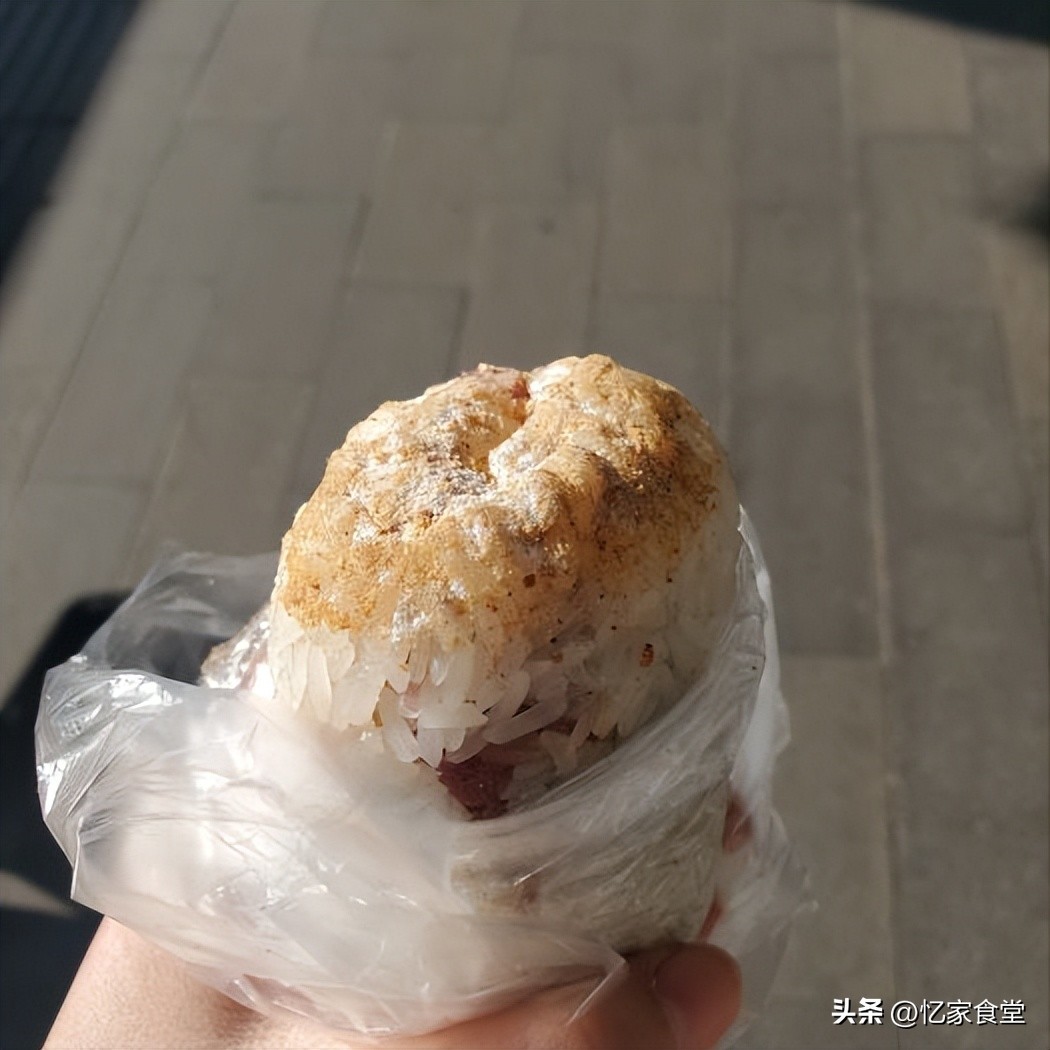 山西小伙来武汉，在路边点了一份早餐：原谅我没见过世面，吃不下