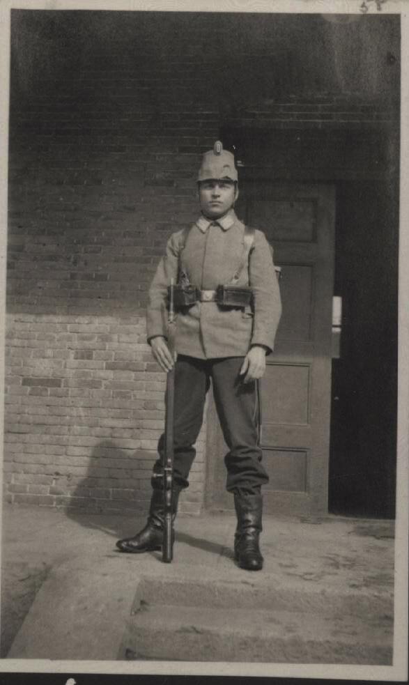 日军日记：*安妇慰**不服从管教，我很愤怒，用*刀刺**插入她的*体下**