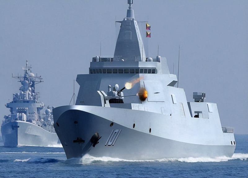 歼15对抗美军驱逐舰演练,歼15低空飞越美军驱逐舰视频