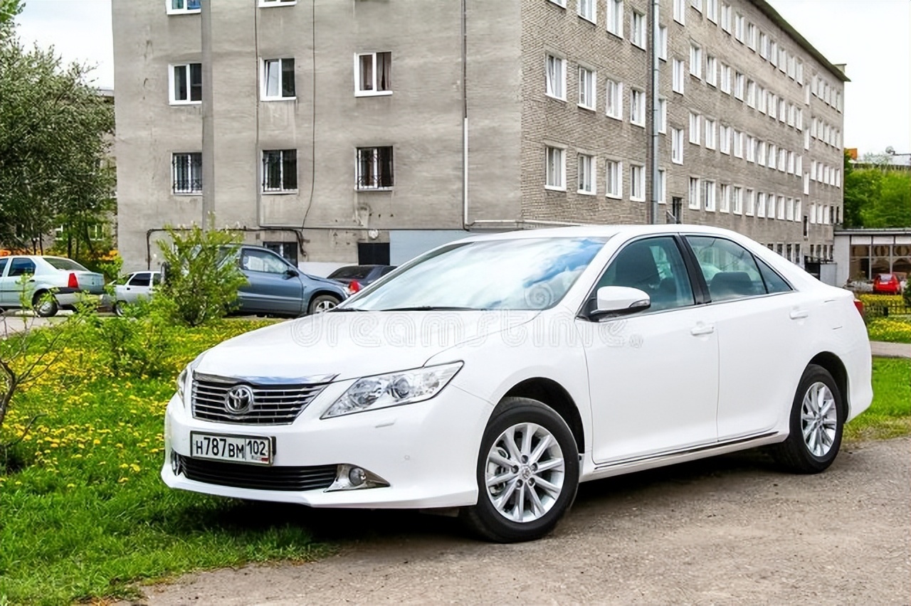 丰田凯美瑞蓄电池多久更换,2015款凯美瑞蓄电池是多少ah