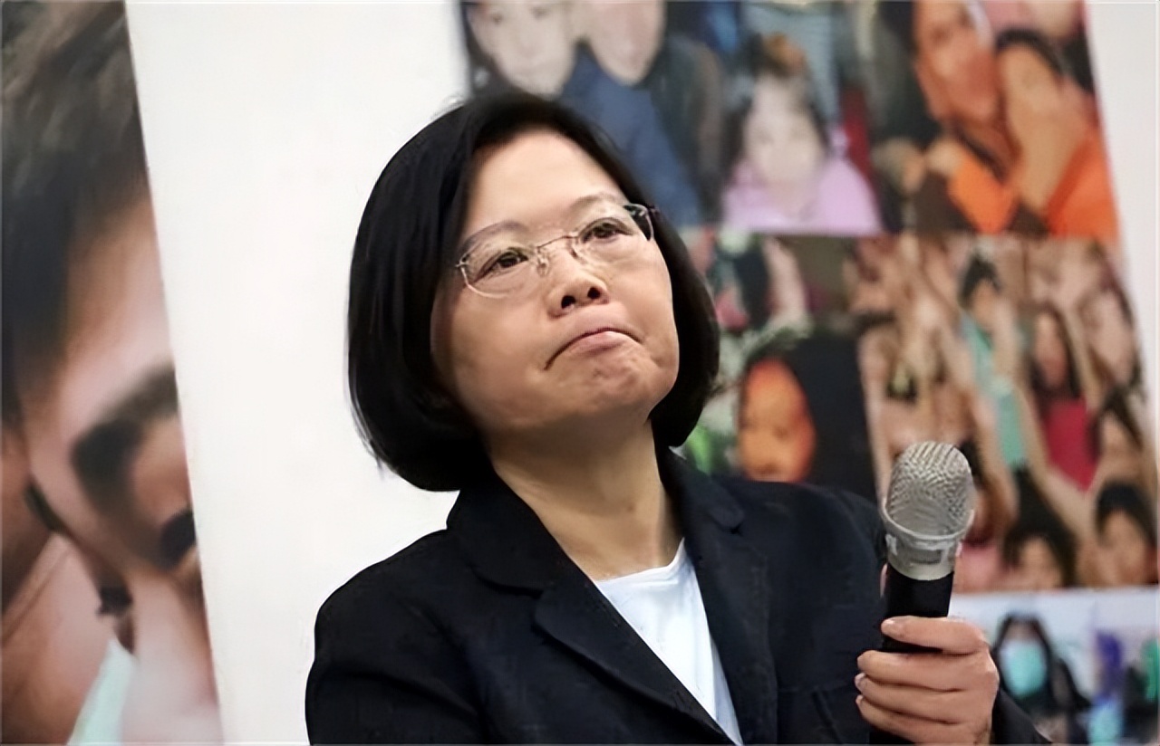 蔡英文现状:被*党**内批判