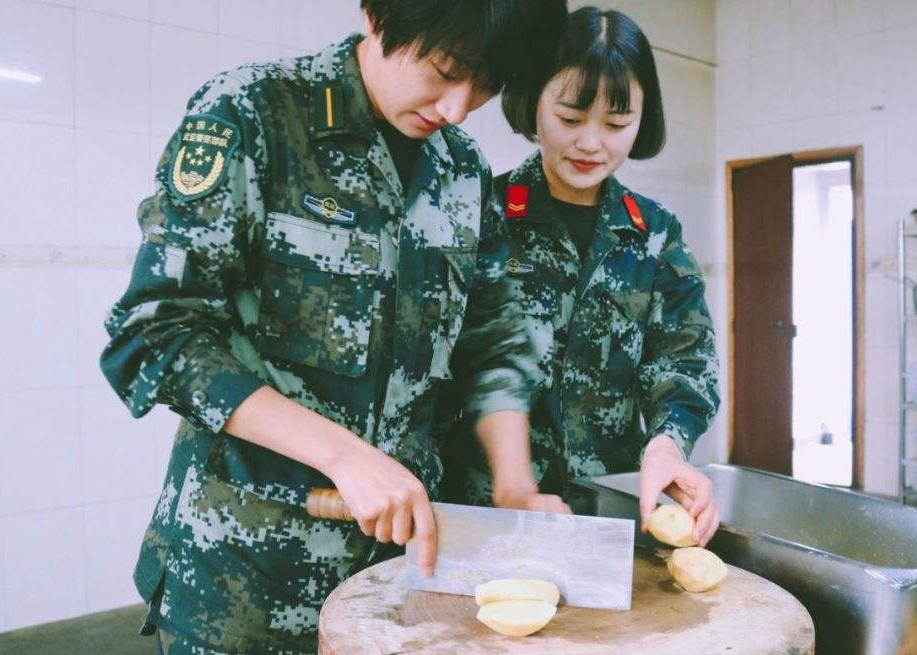 军校生在部队可以当军官吗,军校本科生到部队后的晋级方式