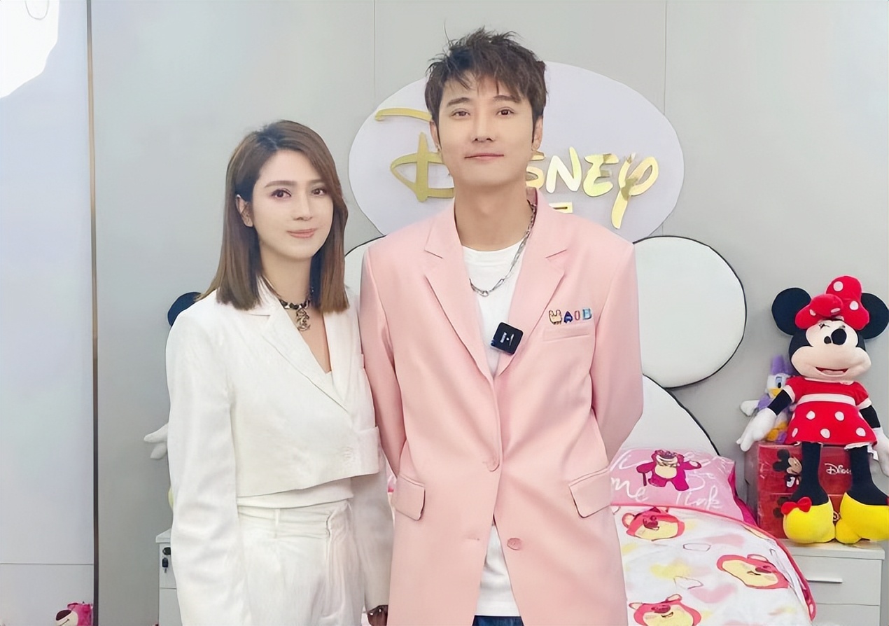 周末2天6个瓜！一线女星傍大佬，TVB视后陪睡，李双江带儿子移民