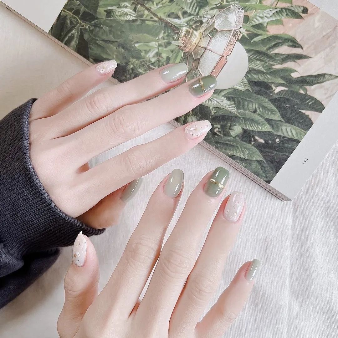 夏日美甲ins显白黄色法式美甲,又好看又超显白的美甲颜色