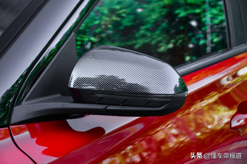 新能源比亚迪e2汽车测评,全新比亚迪e2到店实拍