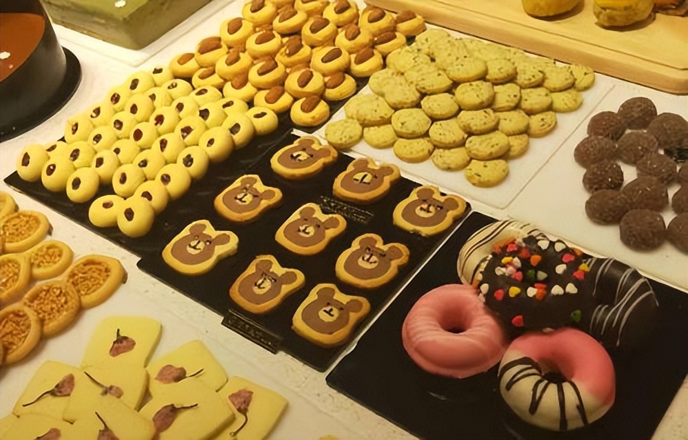 面包蛋糕门店持续亏损，新中式烘焙真的好吃吗？丨欧界