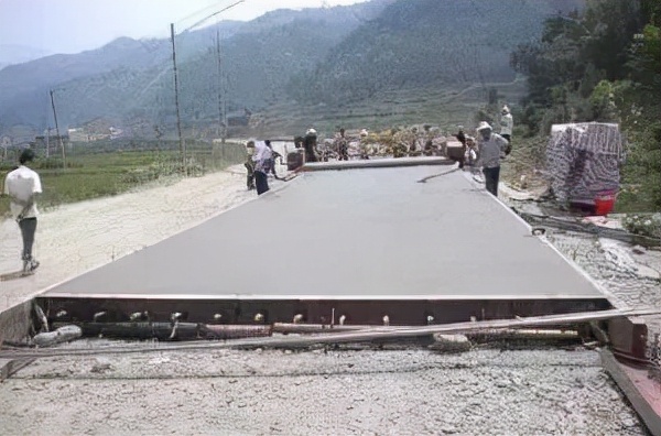 塑胶跑道混凝土厚度最佳标准,塑胶跑道和彩色混凝土价格