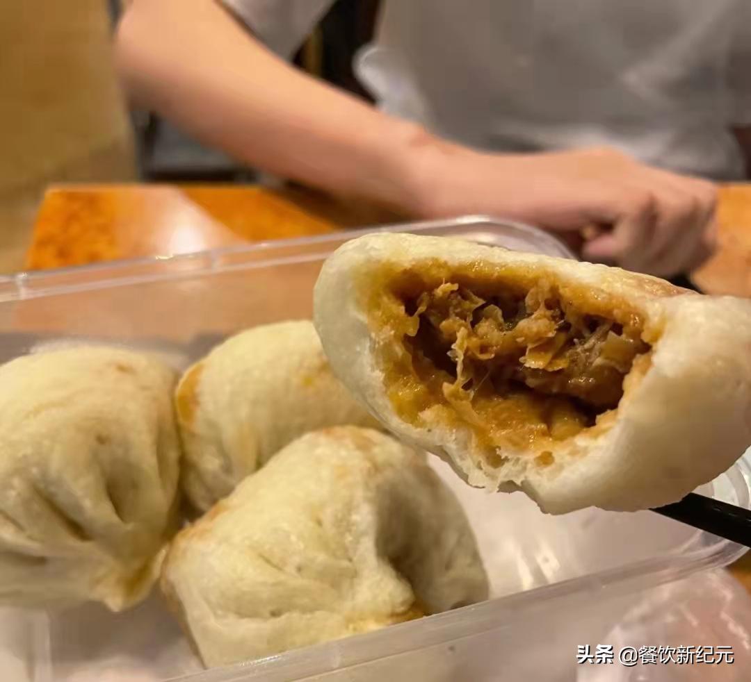 早餐店包子是提前一个晚上做好吗,包子店的包子都是当天凌晨做的吗