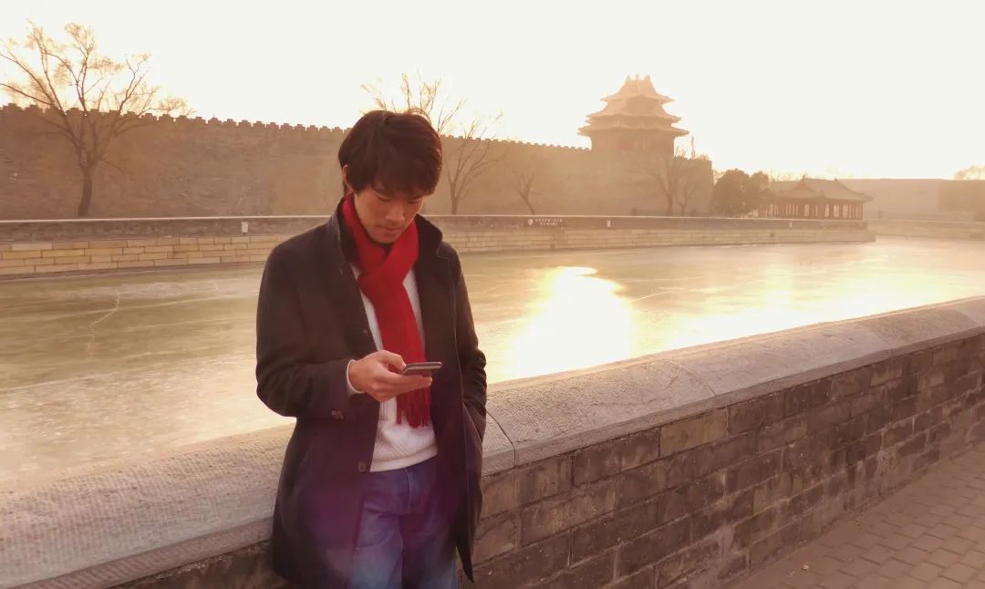 8岁学弹琴是不是太晚了,8岁开始学钢琴太晚了吧