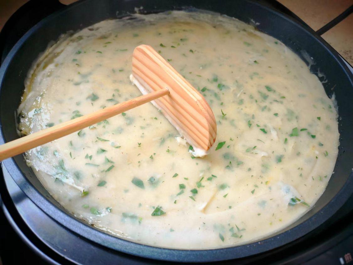 春天，遇见这叶子多摘点，养肝降春燥，随手烙成煎饼吃真香