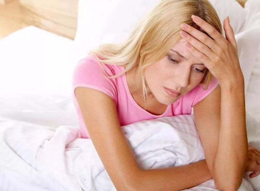 女生怀孕后多久会有反应,女性怀孕一般多久有反应