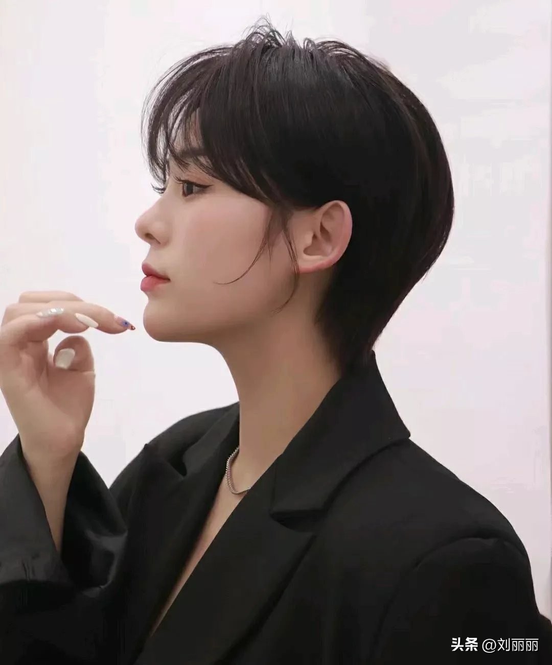 最新发型简单大方时尚又减龄,2020新潮发型精致发型