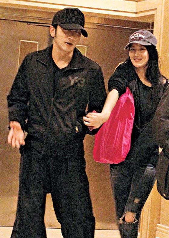 一手烂牌打出王炸的张馨予,张馨予一手烂牌打王炸