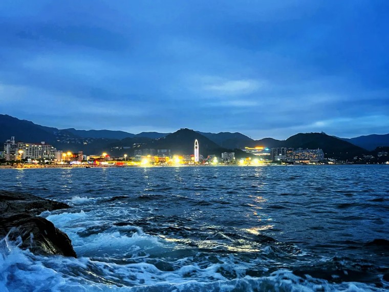 摄影图片二次构图,一张照片二次构图就会眼前一亮