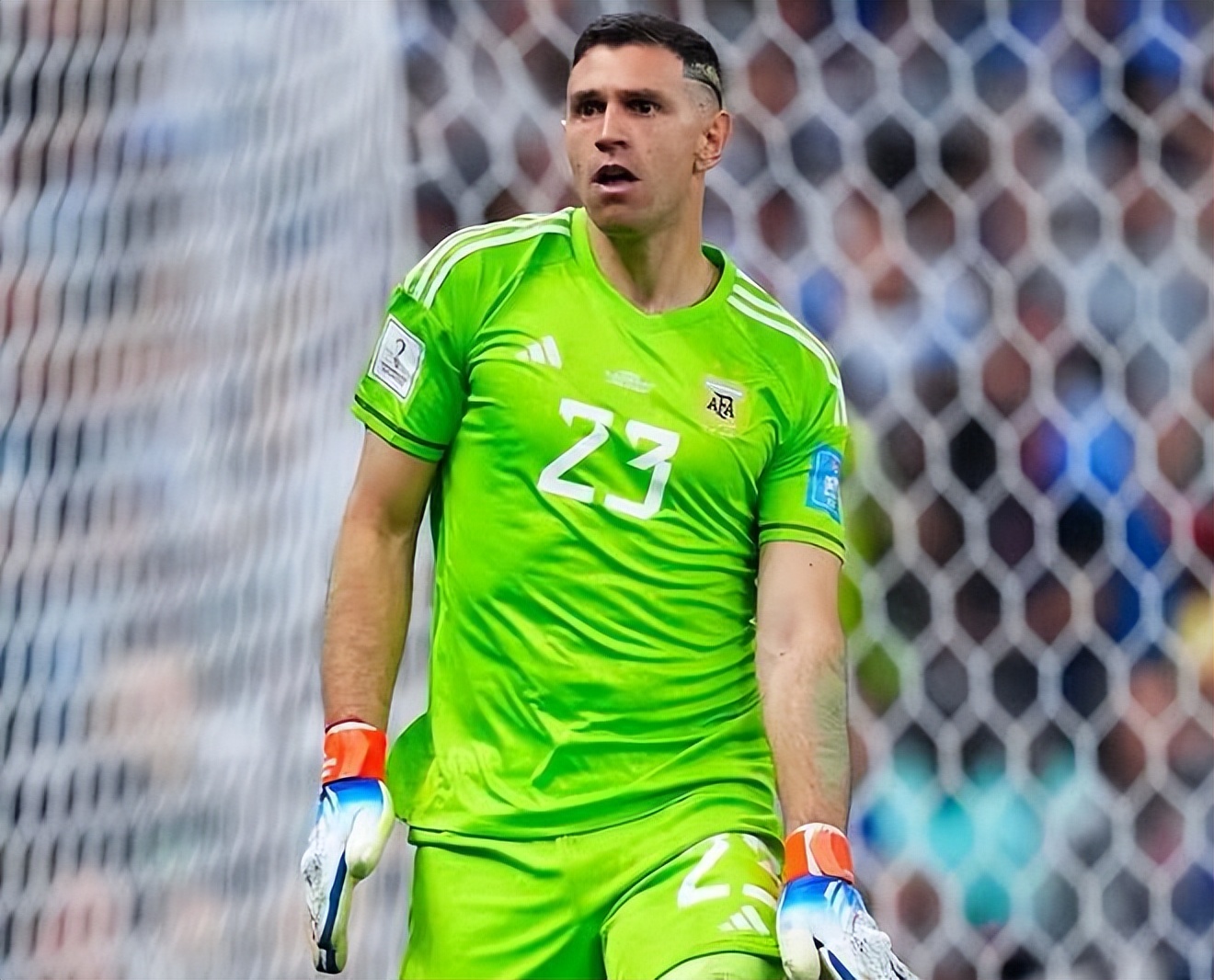 梅西如何评价马丁内斯嘲讽姆巴佩,梅西和c罗和马丁内斯和姆巴佩