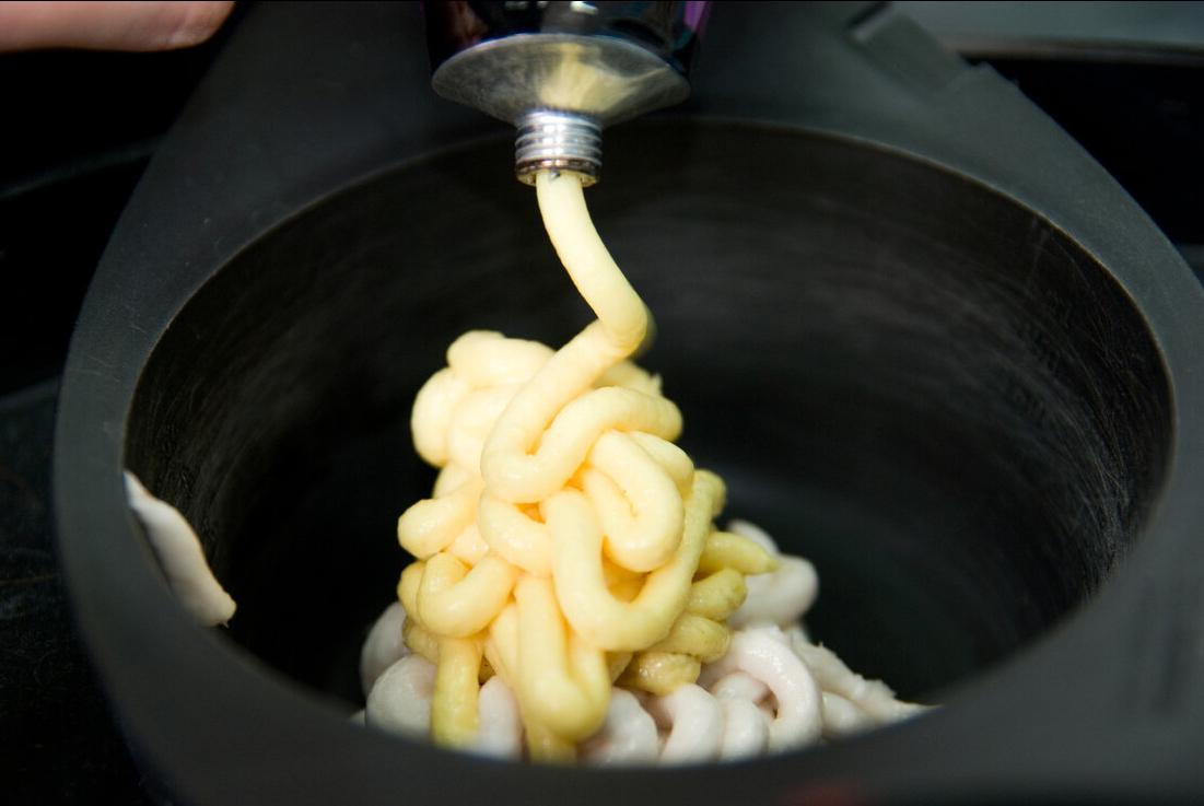 自己染发要褪色还是软发,干头发染发好还是湿的头发染发好