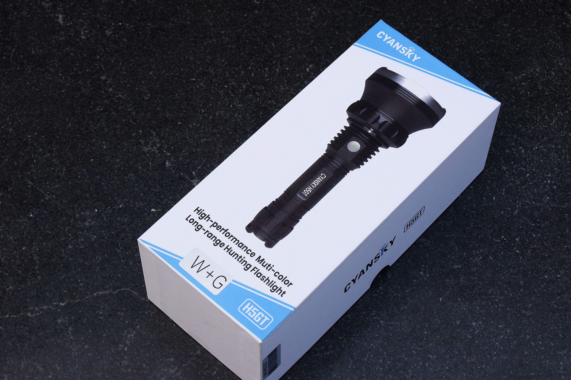 双光源任切换，千米光柱一线天！CYANSKYH5GT远射手电体验