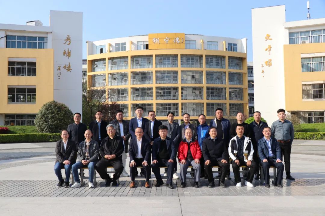 人大、北航、瑞中、淮中产学研校友联盟领导和专家来淮中考察交流
