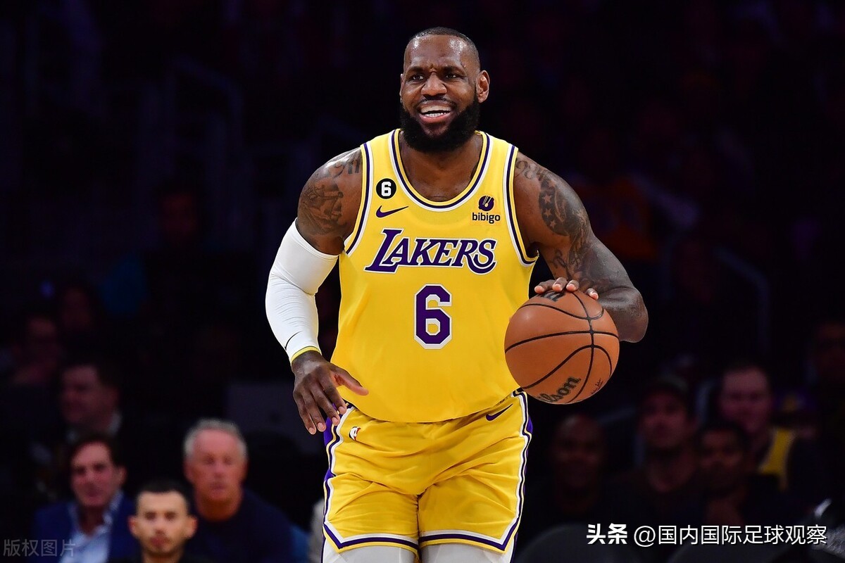 NBA再现逆转！湖人队111-108险胜独行侠！詹姆斯26分！戴维斯30分