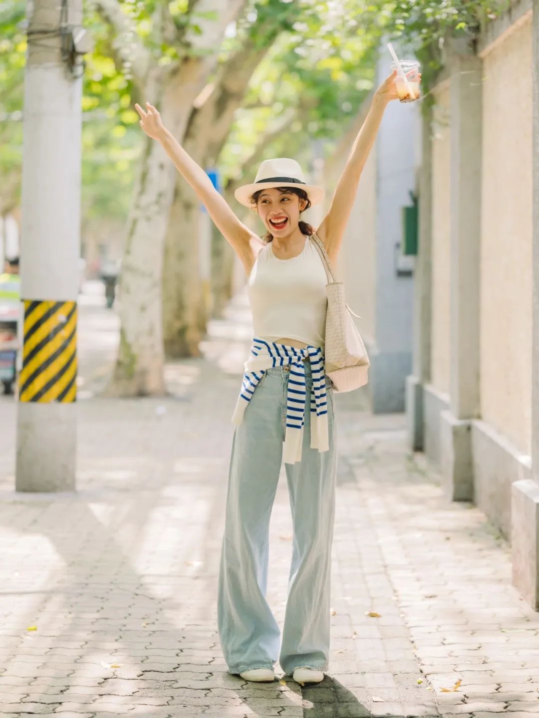 简约背心是一件百搭单品,哪种款式的背心比较经典百搭呢